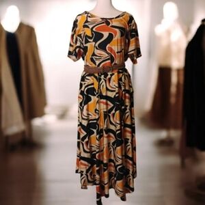 Monroe+Main Abstract Printed Dress
